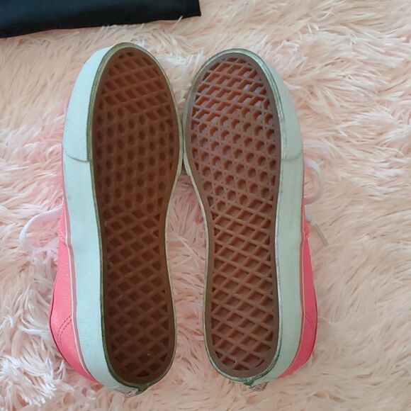 VANS - beautiful tennis shoes - Picture 3 of 5